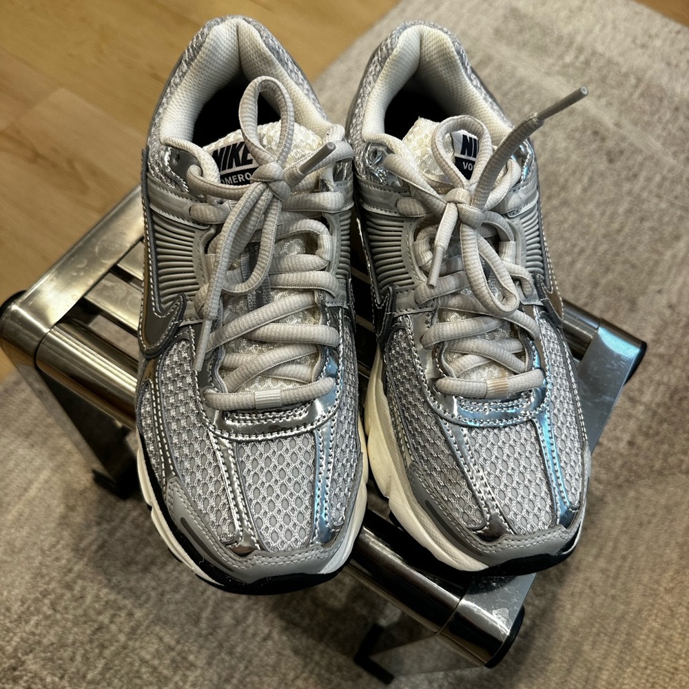 Nike Zoom Vomero- Phonton Dust/Chrome
